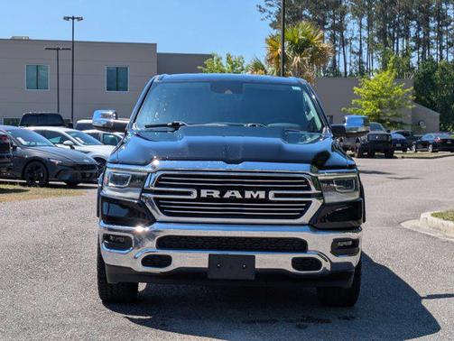Diamond Black Crystal Pearlcoat 2022 RAM 1500 Laramie