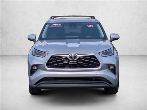 Celestial Silver Metallic 2021 Toyota Highlander XLE