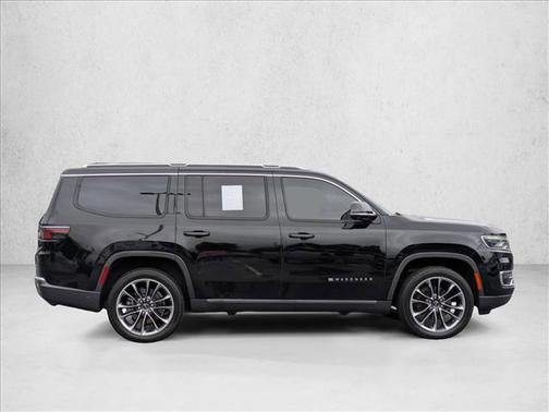 Diamond Black Crystal Pearlcoat 2022 Jeep Wagoneer Series III 4x4