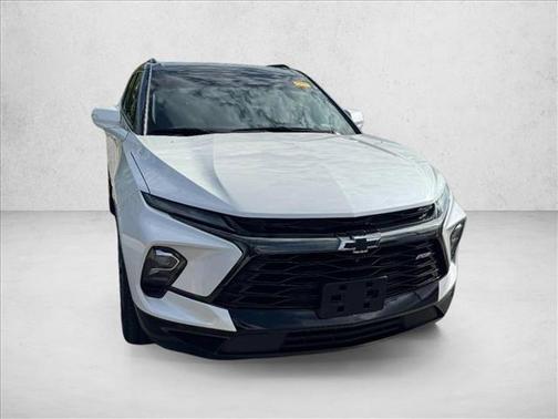 Iridescent Pearl Tricoat 2024 Chevrolet Blazer RS