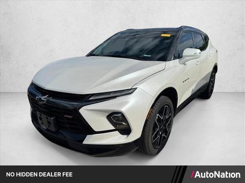 Iridescent Pearl Tricoat 2024 Chevrolet Blazer RS