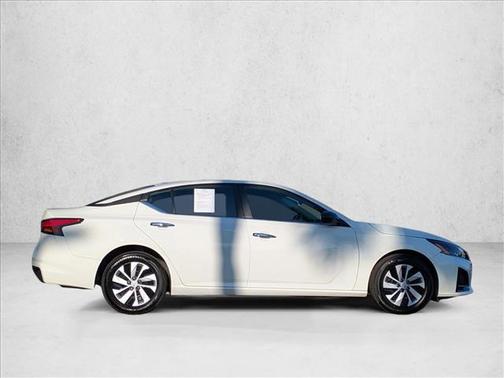 2025 Nissan Altima S FWD