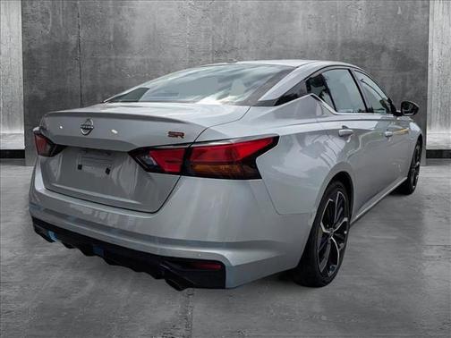 2023 Nissan Altima SR FWD