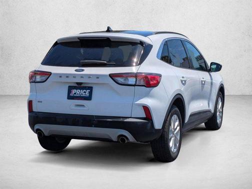 Oxford White 2022 Ford Escape SE