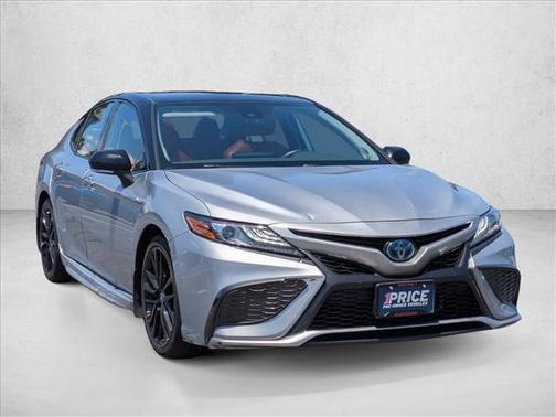 Celestial Silver/Midnight Black Metallic 2021 Toyota Camry XSE