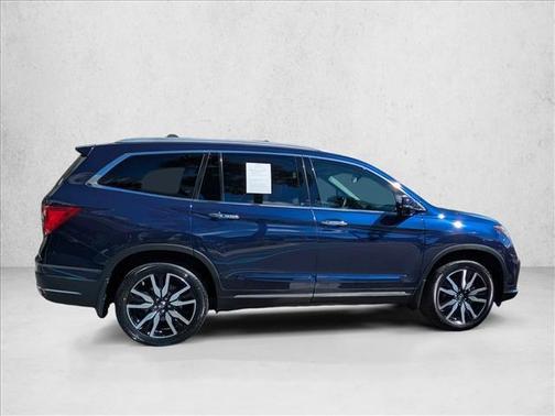 2022 Honda Pilot Touring 8-Passenger