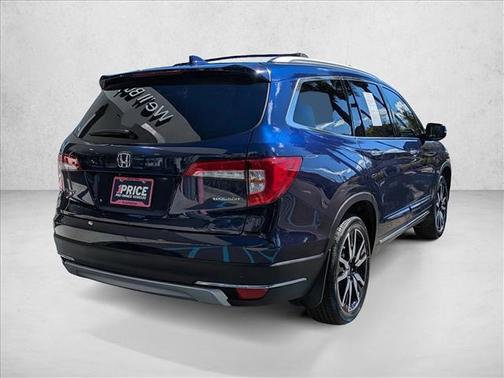 2022 Honda Pilot Touring 8-Passenger