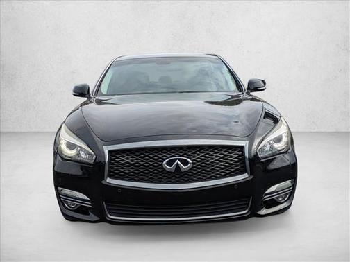 2016 INFINITI Q70 3.7