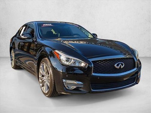2016 INFINITI Q70 3.7