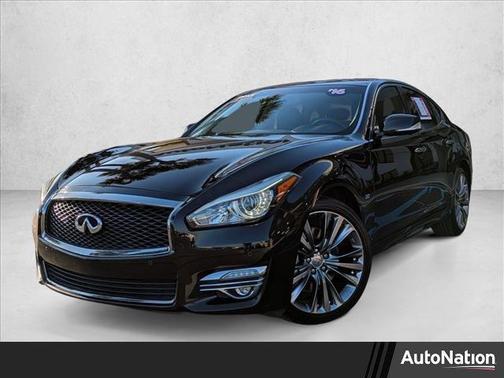 2016 INFINITI Q70 3.7