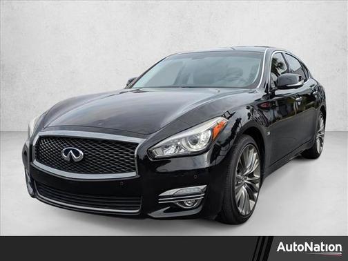 2016 INFINITI Q70 3.7