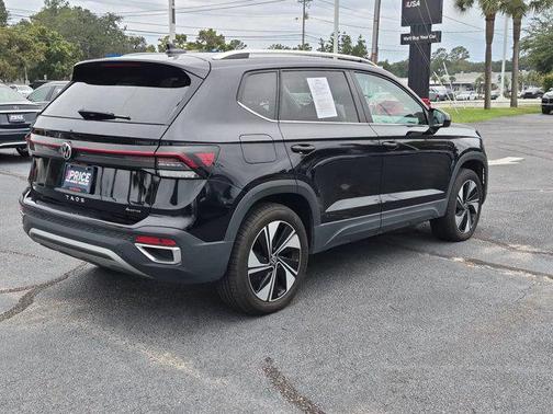 Pyrite Silver Metallic 2025 Volkswagen Taos 1.5T SE
