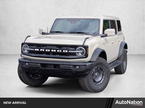 Desert Sand 2025 Ford Bronco Outer Banks