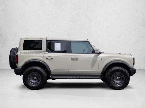Desert Sand 2025 Ford Bronco Outer Banks