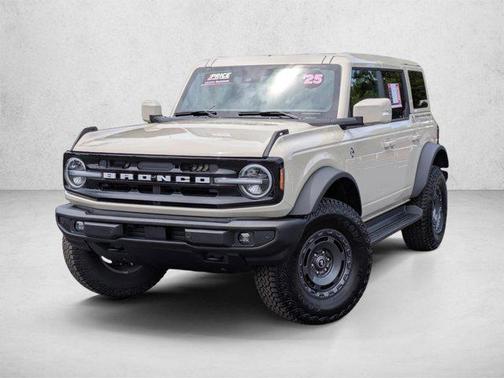Desert Sand 2025 Ford Bronco Outer Banks