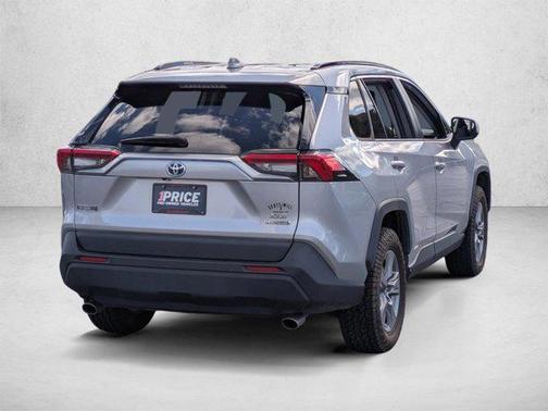 Silver Sky Metallic 2022 Toyota RAV4 Hybrid XLE