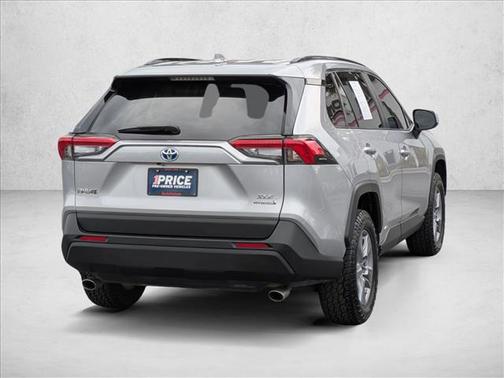 Silver Sky Metallic 2022 Toyota RAV4 Hybrid XLE