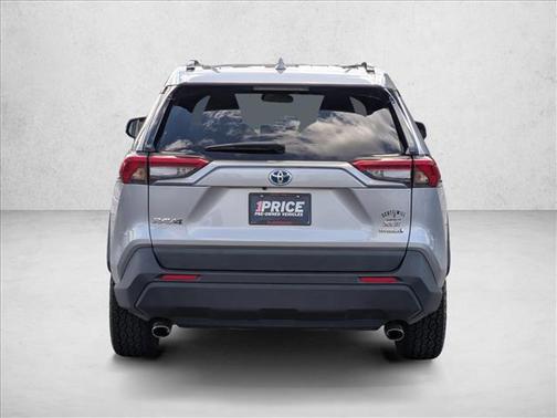 Silver Sky Metallic 2022 Toyota RAV4 Hybrid XLE