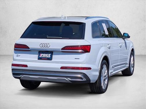 Glacier White Metallic 2023 Audi Q7 45 Premium Plus