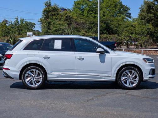 Glacier White Metallic 2023 Audi Q7 45 Premium Plus