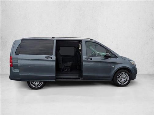 2016 Mercedes-Benz Metris Base