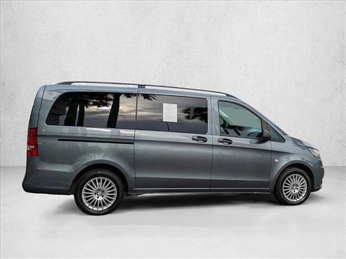 2016 Mercedes-Benz Metris Base