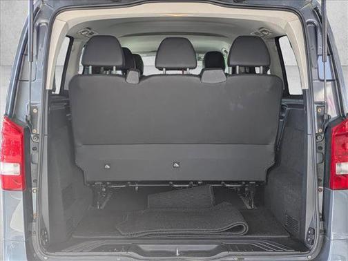 2016 Mercedes-Benz Metris Base