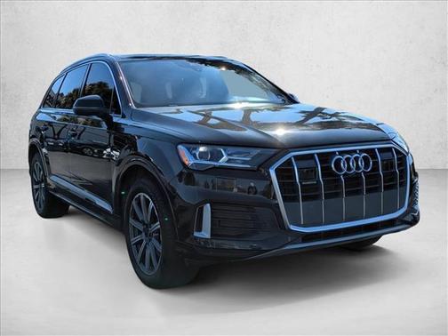 2022 Audi Q7 45 Premium Plus