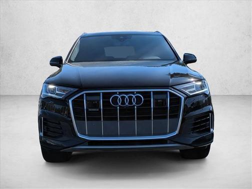 2022 Audi Q7 45 Premium Plus