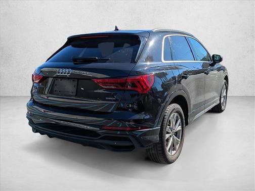 2023 Audi Q3 Premium 45 TFSI S line quattro Tiptronic
