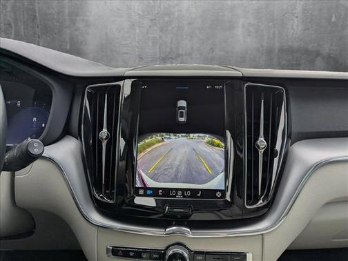 2024 Volvo XC60 B5 Core Dark Theme