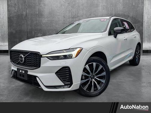 2024 Volvo XC60 B5 Core Dark Theme