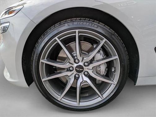 Vatna Gray 2025 Genesis G70 2.5T RWD