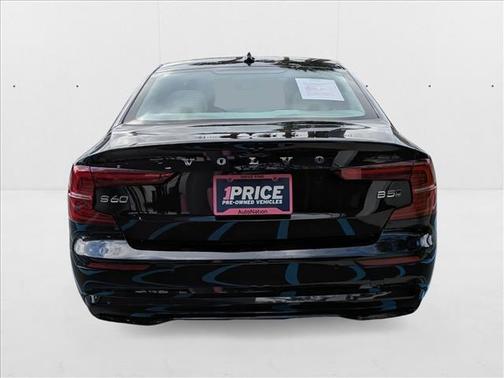 2024 Volvo S60 B5 Core Dark Theme