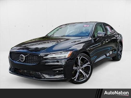 2024 Volvo S60 B5 Core Dark Theme