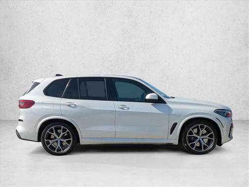 Mineral White Metallic 2020 BMW X5 M50i