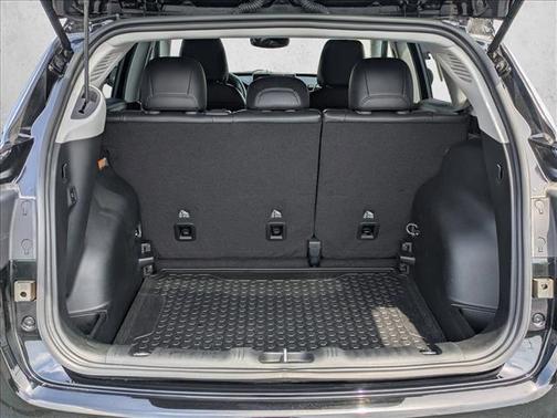 Diamond Black Crystal Pearlcoat 2022 Jeep Compass Latitude