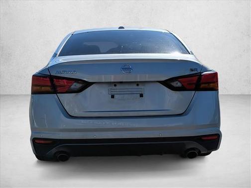 2022 Nissan Altima SR FWD
