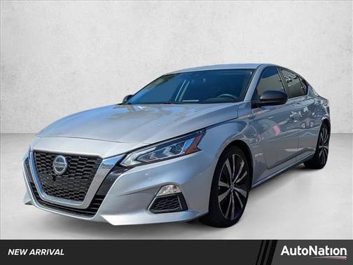 2022 Nissan Altima SR FWD