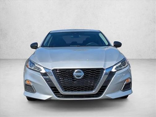 2022 Nissan Altima SR FWD