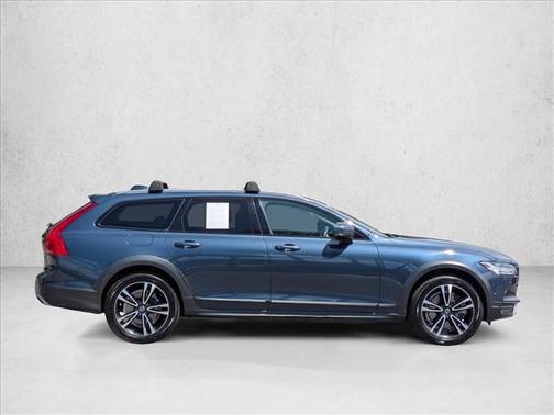 2019 Volvo V90 Cross Country T5