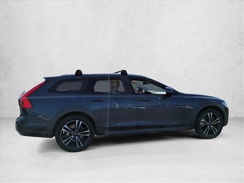 2019 Volvo V90 Cross Country T5