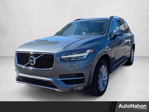 2017 Volvo XC90 T6 Momentum