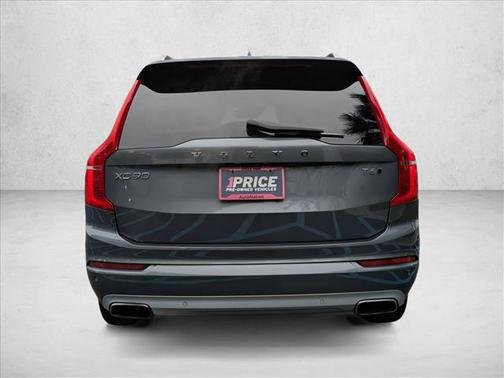 2017 Volvo XC90 T6 Momentum