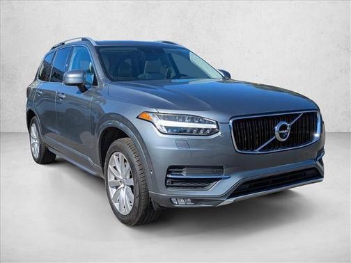 2017 Volvo XC90 T6 Momentum