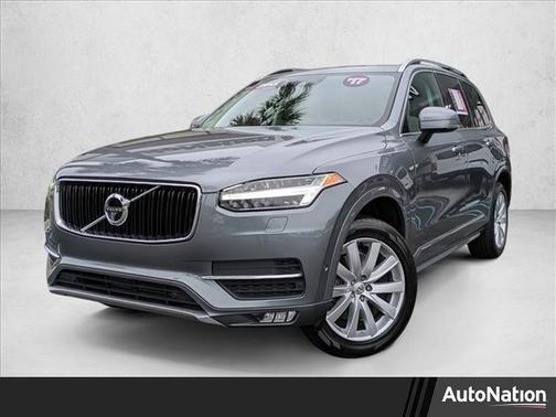 2017 Volvo XC90 T6 Momentum