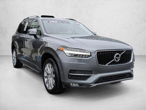 2017 Volvo XC90 T6 Momentum