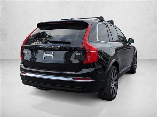 2024 Volvo XC90 B5 Plus Bright Theme