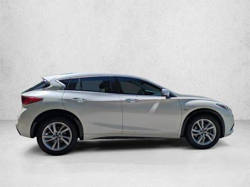 Majestic White 2018 INFINITI QX30 Base