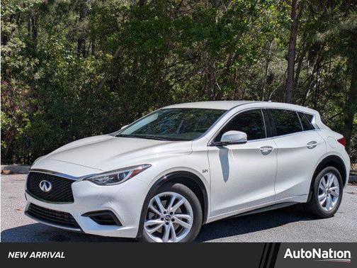 Majestic White 2018 INFINITI QX30 Base
